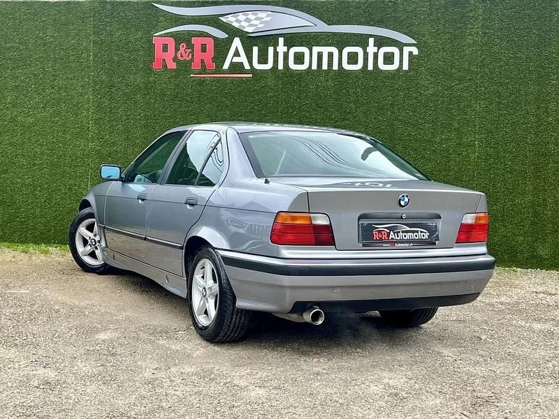 Usado BMW 318 Exclusive 115 HP (84 kW) 1991 Cinza Sedan
