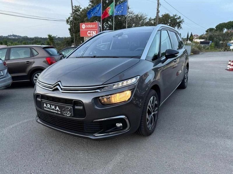 Cinzento Usado 2022 Citroën C4 Monovolume | € 23.250 (Preço justo) - Imagem 1/4