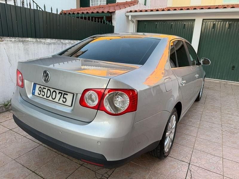 Usado 2007 VW Jetta Sedan | € 4.750 - Imagem 1/4