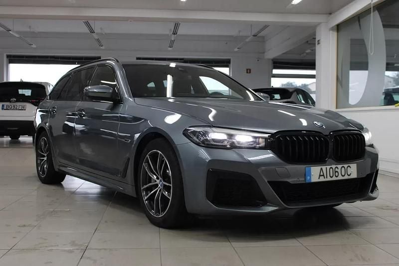 Cinza Usado 2021 BMW 530e Coupé | € 32.990 (Preço justo) - Imagem 1/4