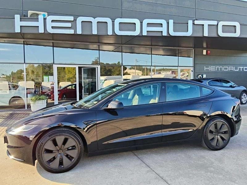 Preto Novo 2025 Tesla Model 3 Sedan | € 42.990 (Caro) - Imagem 1/4