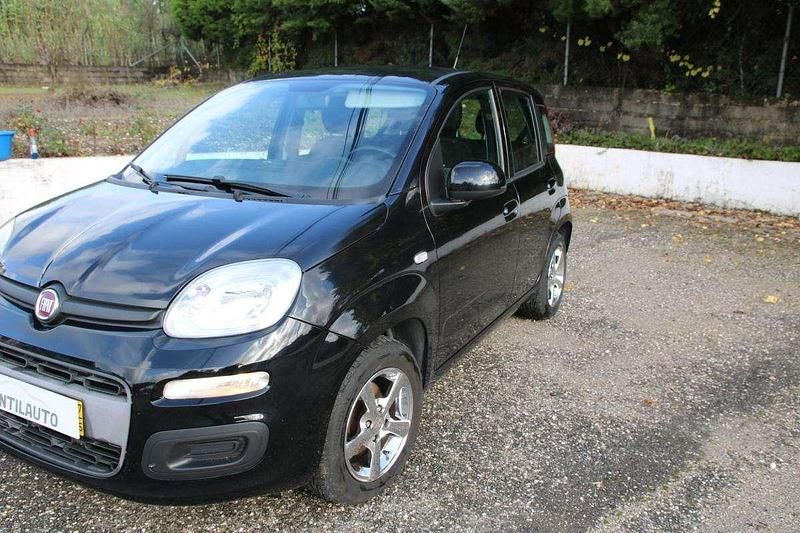 Usado Fiat Panda 69 HP (50 kW) 2017 Preto Citadino