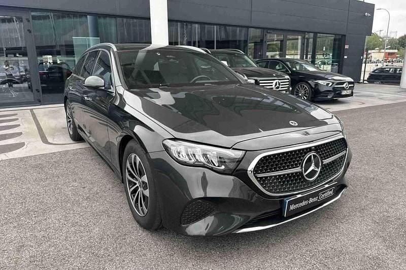Cinzento Usado 2024 Mercedes 220 | € 59.900 (Preço justo) - Imagem 1/2