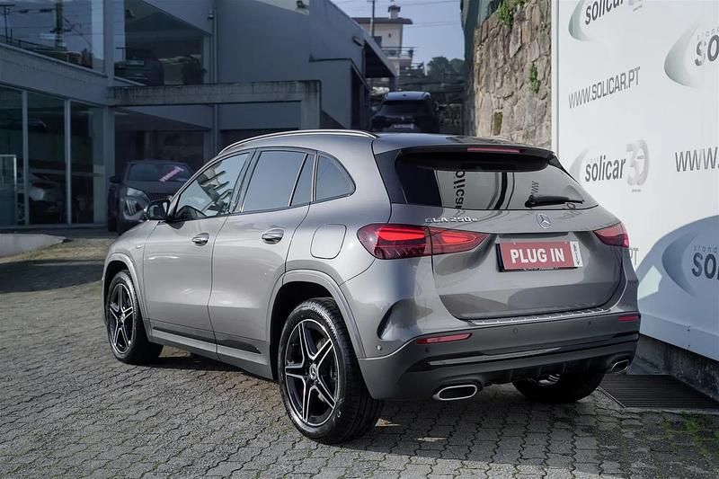 Usado Mercedes GLA250 AMG line 218 HP (160 kW) 2025 Cinza SUV