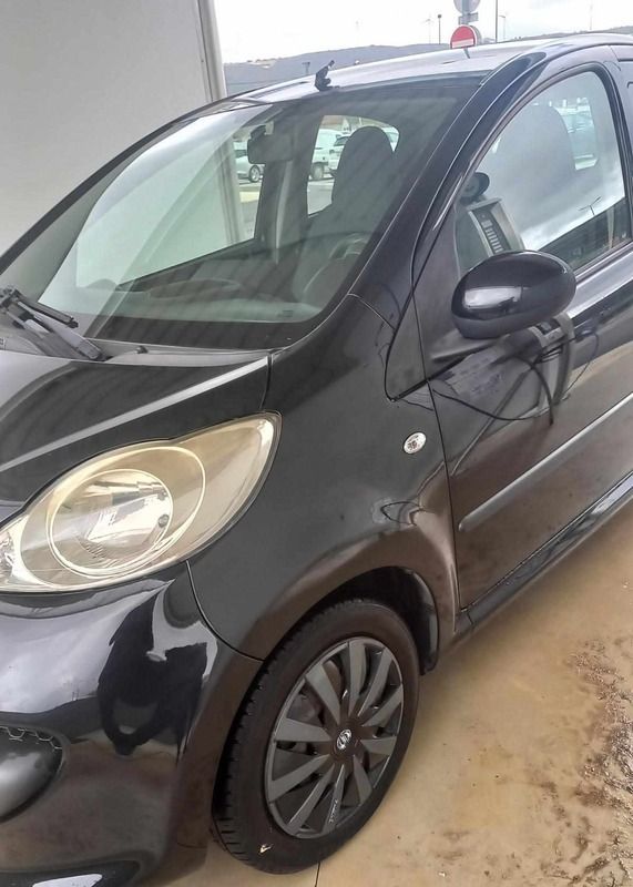 Preto Usado 2008 Peugeot 107 Citadino | € 3.850 (Preço justo) - Imagem 1/4