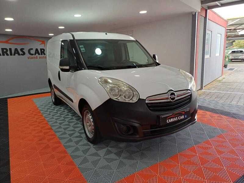 Usado Opel Combo 105 HP (77 kW) 2014 Branco Monovolume