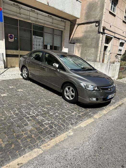 Usado 2006 Honda Civic Hybrid Sedan | € 3.990 (Preço justo) - Imagem 1/4