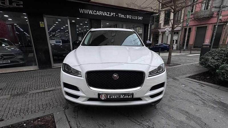 Usado Jaguar F-Pace Pure 180 HP (132 kW) 2017 Branco SUV