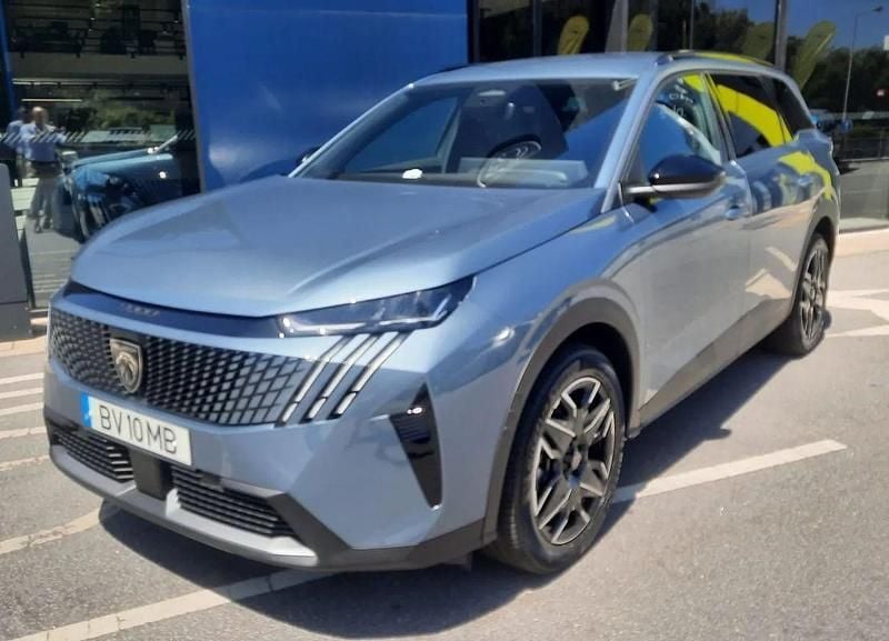 Azul Usado 2025 Peugeot 5008 Allure Monovolume | € 36.250 - Imagem 1/4