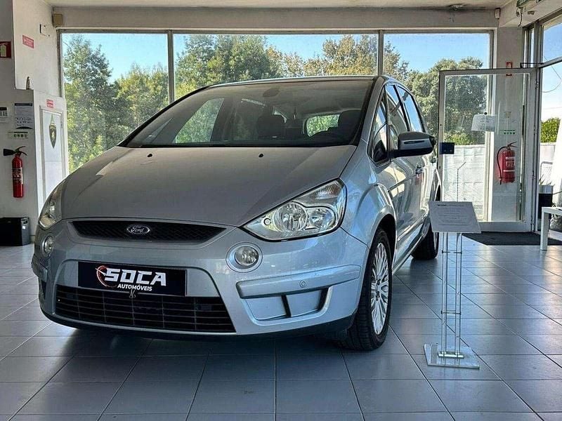 Cinzento Usado 2007 Ford B-MAX Monovolume | € 7.290 - Imagem 1/4