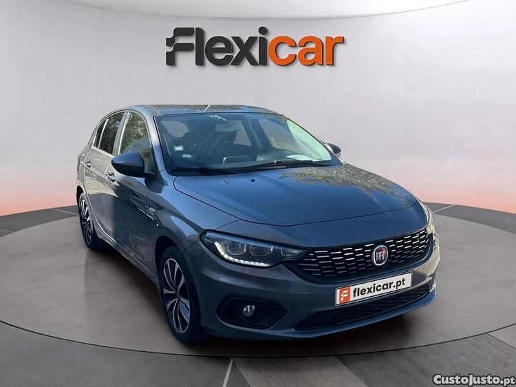 Cinza Usado 2020 Fiat Tipo Lounge Sedan | € 10.890 (Preço justo) - Imagem 1/1