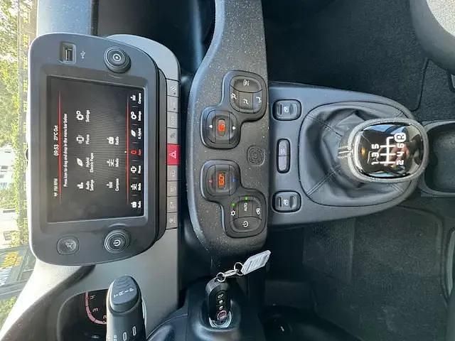 Usado Fiat Panda Cross Cross 69 HP (50 kW) 2022 Vermelho Citadino