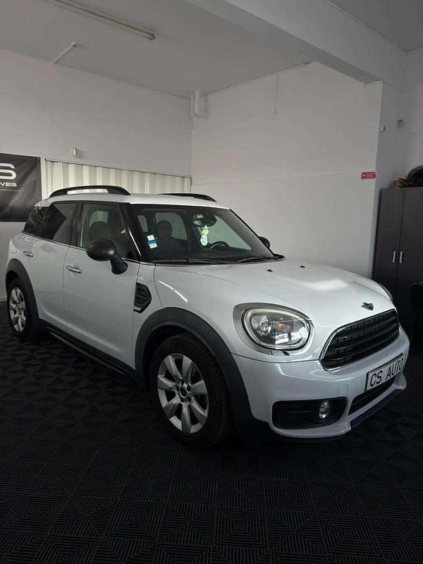 Usado Mini Countryman 116 HP (85 kW) 2018 Branco SUV