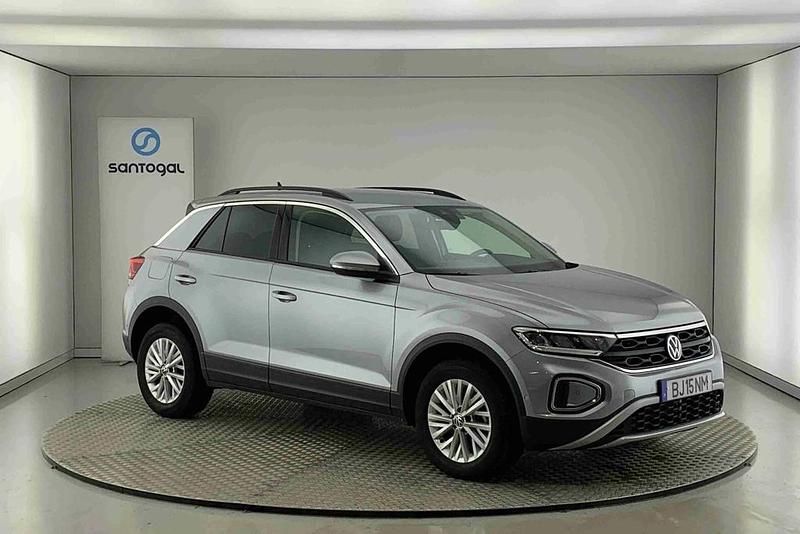 Usado VW T-Roc Life 110 HP (80 kW) 2024 Prateado SUV