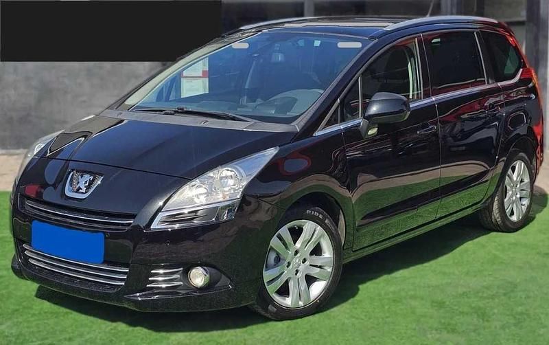 Preto Usado 2012 Peugeot 5008 Monovolume | € 10.900 (Caro) - Imagem 1/4