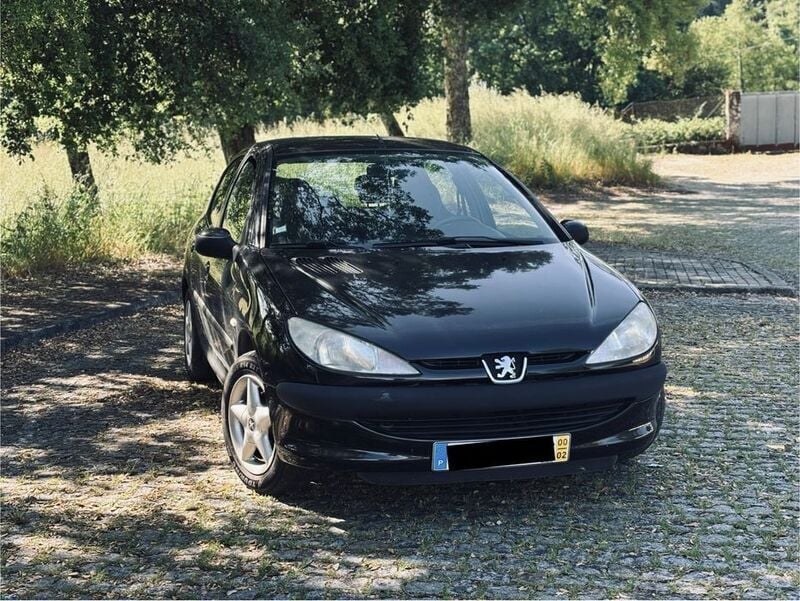 Usado 2000 Peugeot 206 Sedan | € 2.099 (Preço justo) - Imagem 1/4