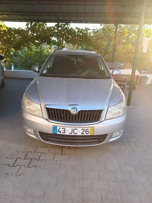 Usado 2010 Skoda Octavia Sedan | € 2.500 - Imagem 1/4