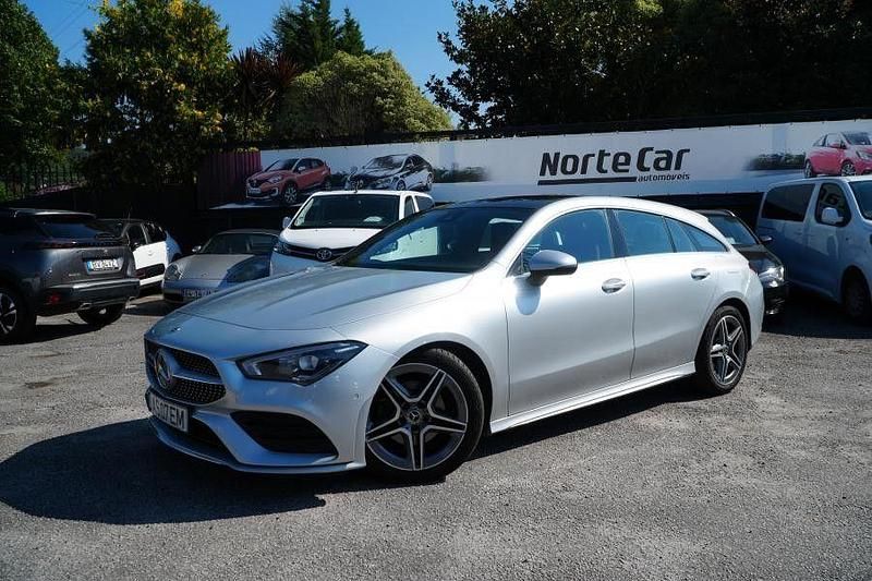 Cinza Usado 2022 Mercedes CLA180 Shooting Brake AMG line Carrinha | € 32.450 (Preço justo) - Imagem 1/4