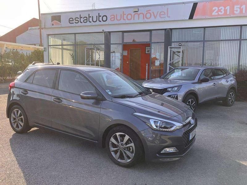 Antracite Usado 2017 Hyundai i20 | € 13.500 (Preço elevado) - Imagem 1/4