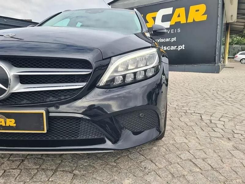 Usado Mercedes C300e Avantgarde 306 HP (225 kW) 2020 Preto Carrinha