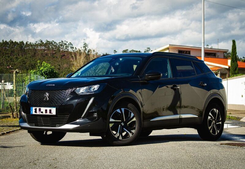 Preto Usado 2021 Peugeot 2008 Active SUV | € 21.500 - Imagem 1/4