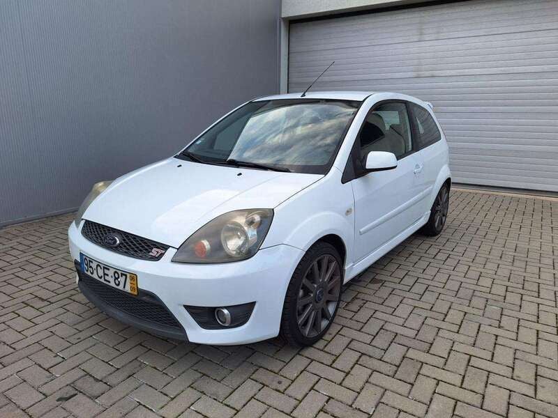 Branco Usado 2006 Ford Fiesta ST Citadino | € 11.500 - Imagem 1/4