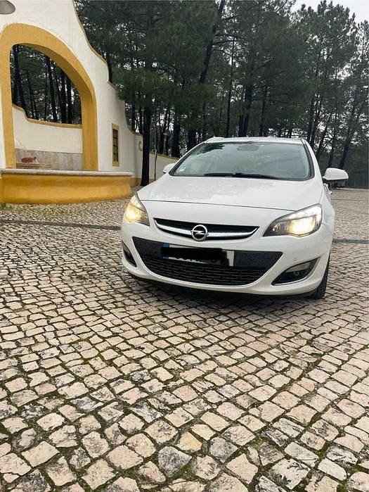 Usado Opel Astra Cosmo 131 HP (96 kW) 2012 Sedan