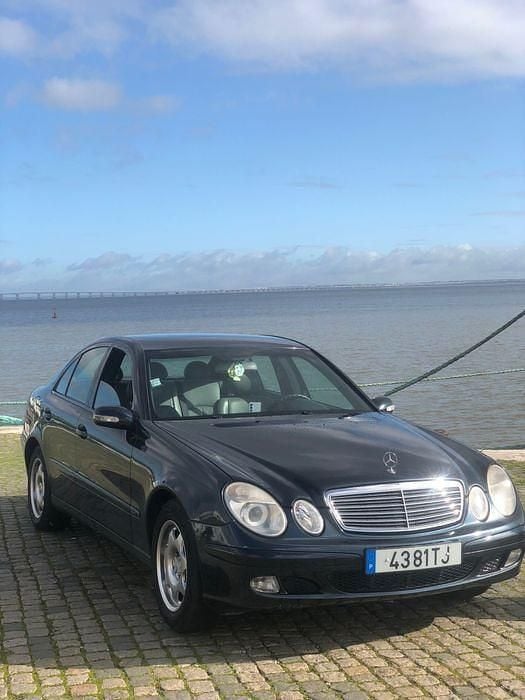 Usado 2002 Mercedes E220 Sedan | € 7.200 (Preço justo) - Imagem 1/4
