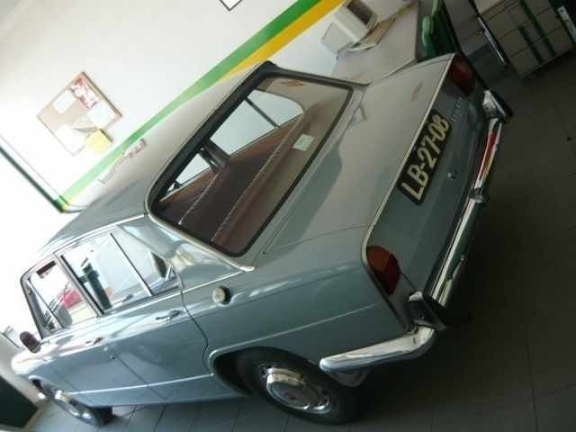 Usado Triumph Dolomite 45 HP (33 kW) 1967 Cinzento Sedan