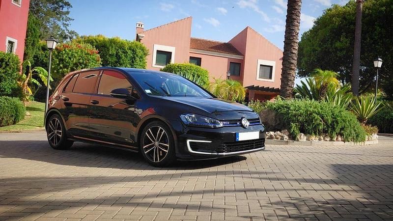 Usado 2016 VW Golf VII GTE Sedan | € 15.500 (Preço justo) - Imagem 1/4