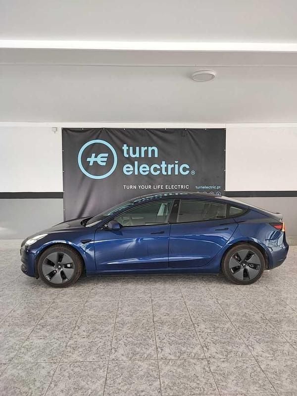 Azul Usado 2022 Tesla Model 3 Sedan | € 26.900 (Preço justo) - Imagem 1/4
