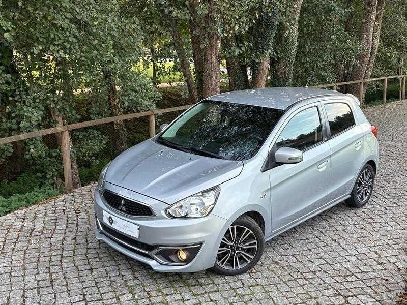 Usado Mitsubishi Space Star 80 HP (58 kW) 2017 Cinzento Citadino