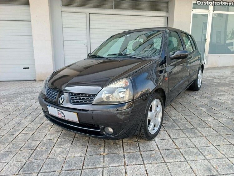 Preto Usado 2002 Renault Clio II | € 1.500 - Imagem 1/1