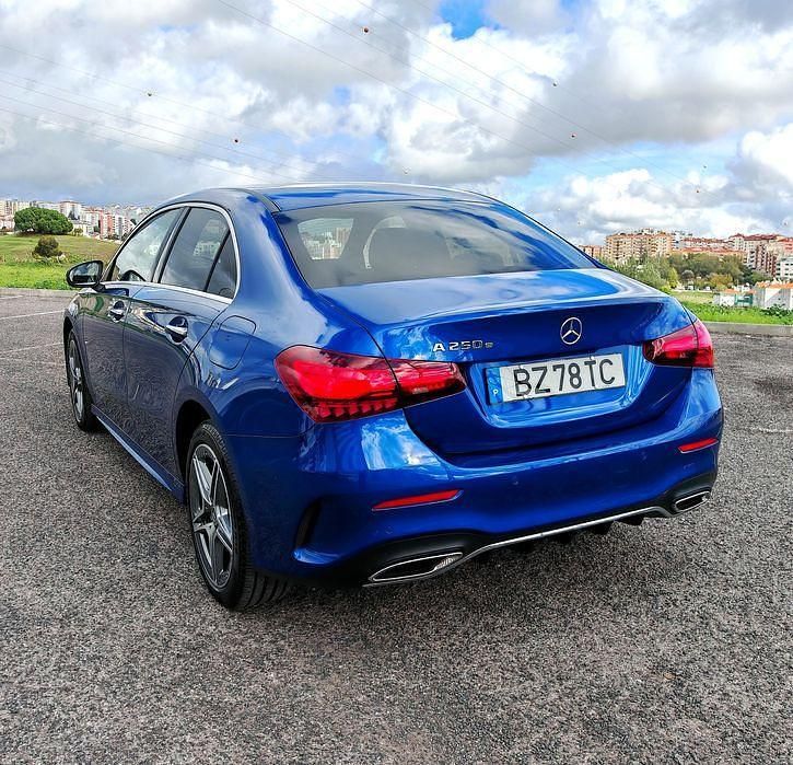 Usado Mercedes A250 AMG 218 HP (160 kW) 2023 Sedan