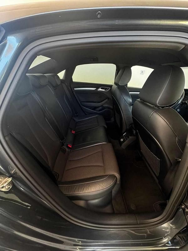 Cinzento Usado 2017 Audi A3 Sedan | € 19.500 (Caro) - Imagem 1/4