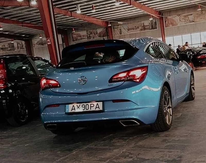 Usado Opel Astra OPC 300 HP (220 kW) 2013