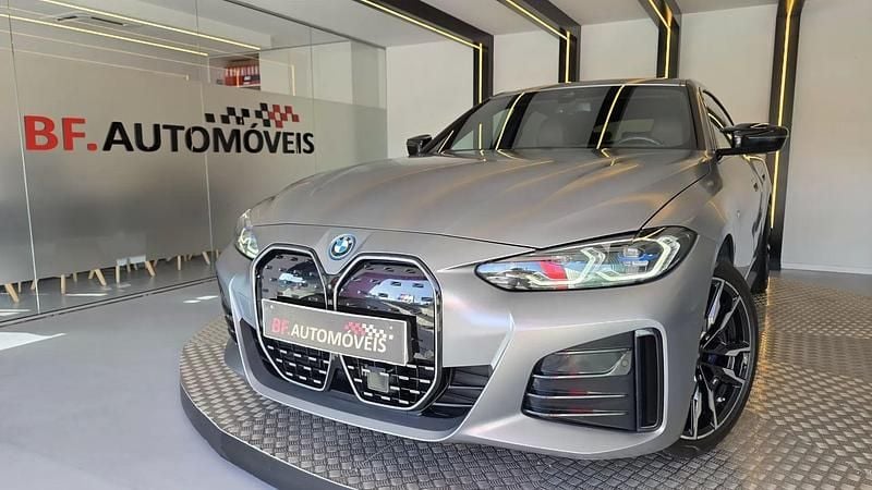 Cinzento Usado 2022 BMW i4 Performance Sedan | € 59.500 (Preço justo) - Imagem 1/4