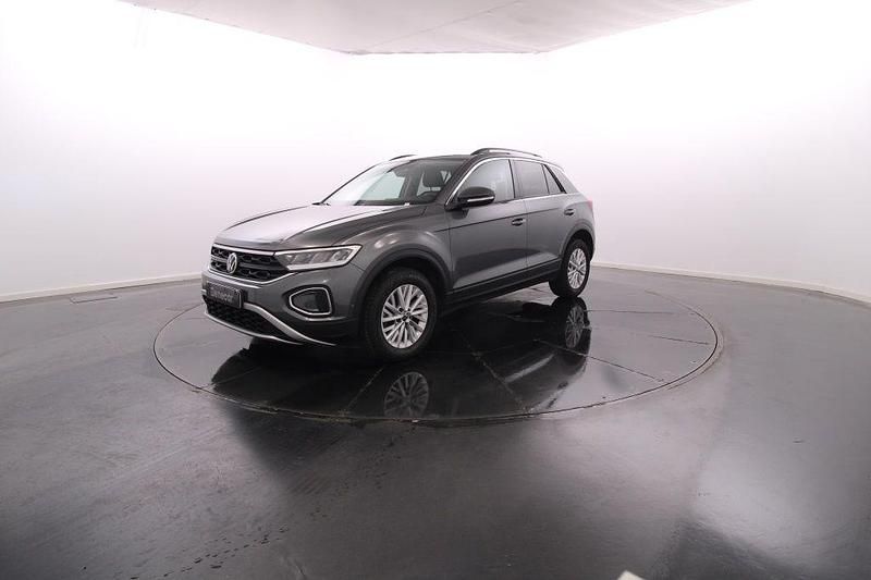 Cinzento Usado 2024 VW T-Roc Style SUV | € 25.900 (Caro) - Imagem 1/4