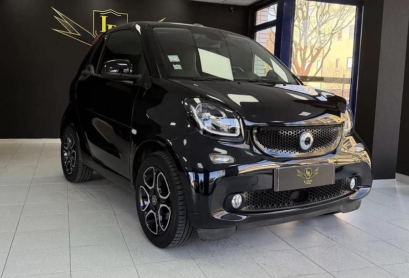 Usado Smart ForTwo Cabrio Prime 90 HP (66 kW) 2018 Preto Cabrios