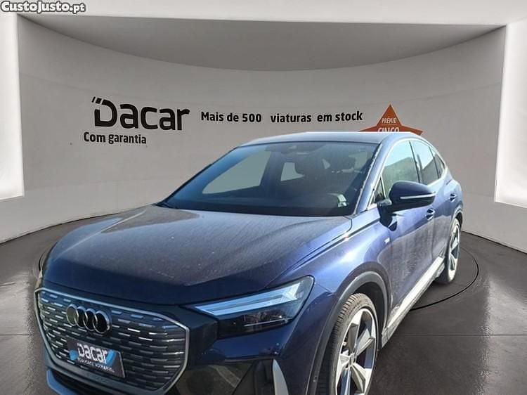 Azul Usado 2022 Audi Q4 e-tron S-Line SUV | € 30.899 (Bom preço) - Imagem 1/1