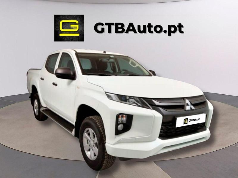 Branco Usado 2023 Mitsubishi Colt Invite SUV | € 34.900 - Imagem 1/4