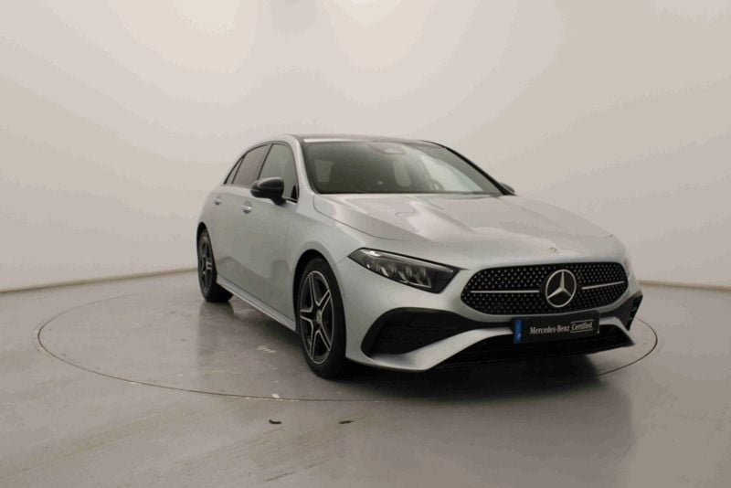 Prateado Usado 2025 Mercedes A200 Citadino | € 38.990 (Preço justo) - Imagem 1/4