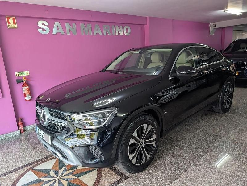 Preto Usado 2020 Mercedes GLC200 SUV | € 47.900 - Imagem 1/4