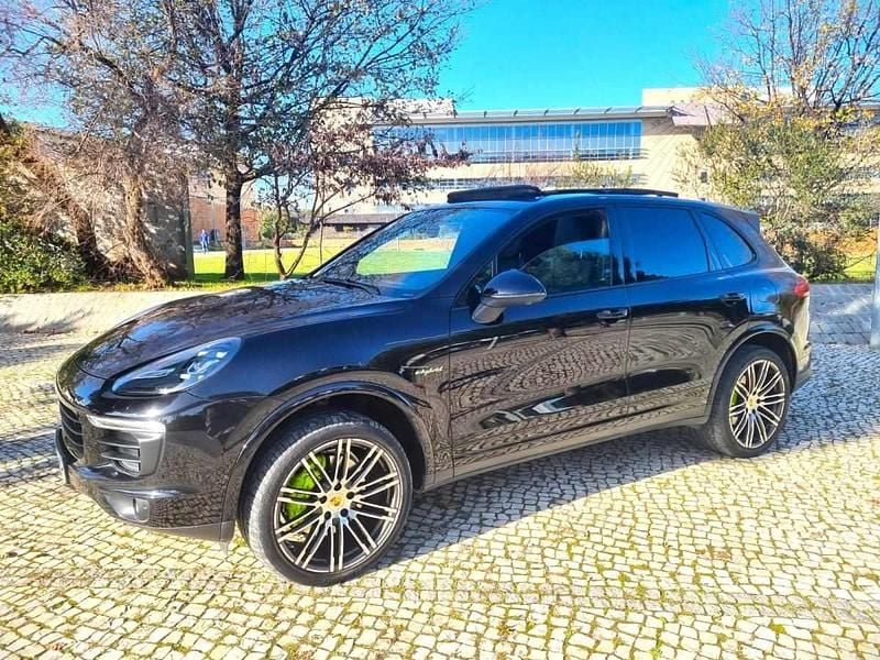 Preto Usado 2017 Porsche Cayenne S E-Hybrid SUV | € 51.000 - Imagem 1/4