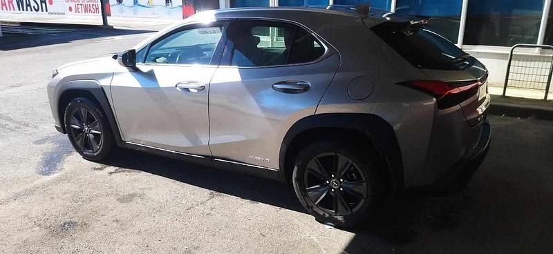 Cinzento Usado 2021 Lexus UX 200 SUV | € 29.500 - Imagem 1/4