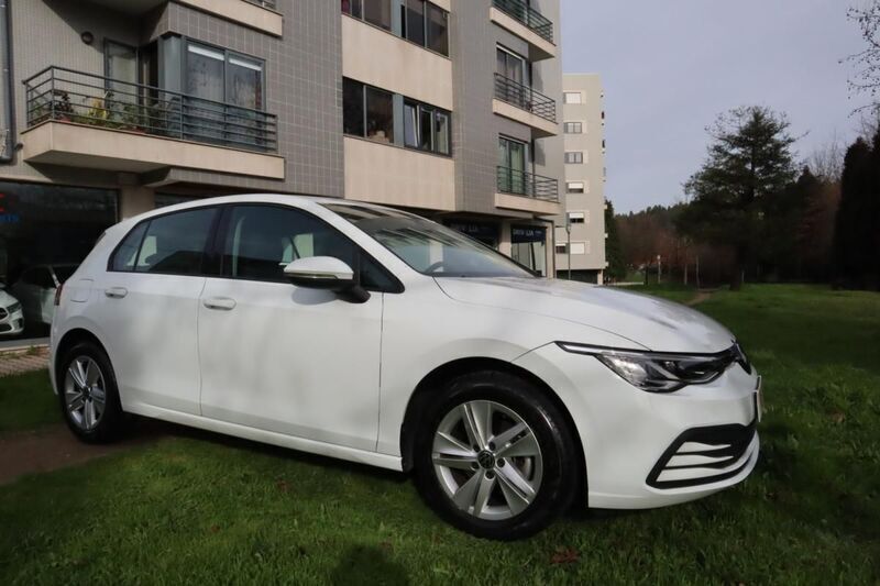 Branco Usado 2022 VW Golf VIII | € 21.000 (Preço justo) - Imagem 1/4