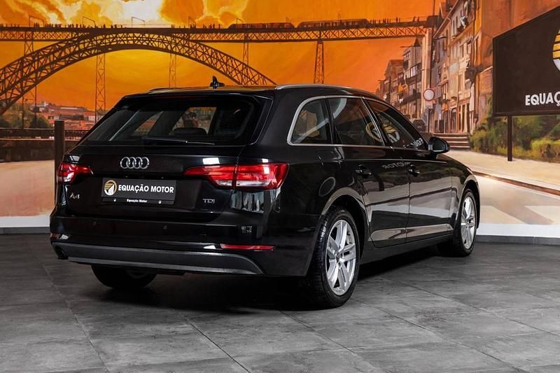 Usado Audi A4 150 HP (110 kW) 2018 Preto Carrinha