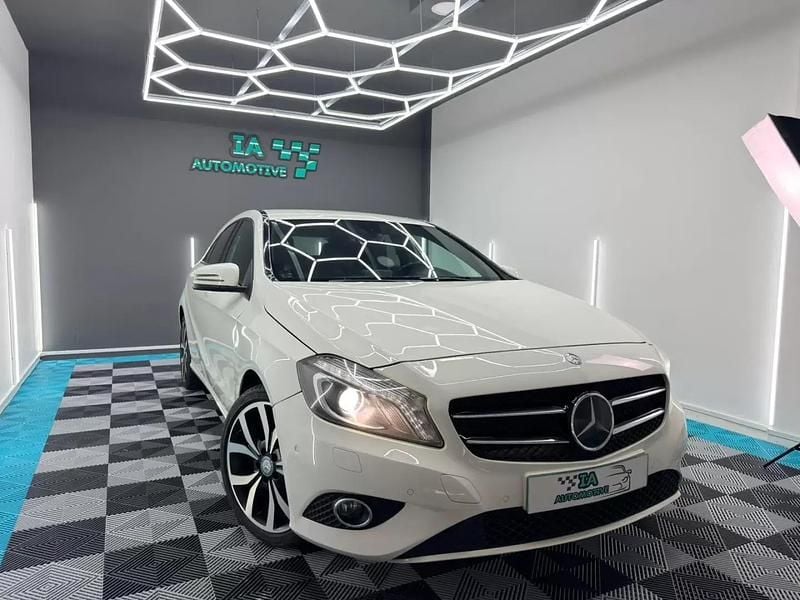Usado Mercedes A180 Urban 109 HP (80 kW) 2013 Branco Citadino