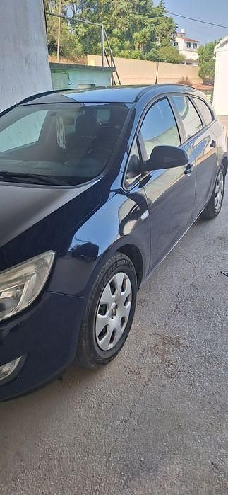 Usado Opel Astra 130 HP (95 kW) 2012 Sedan