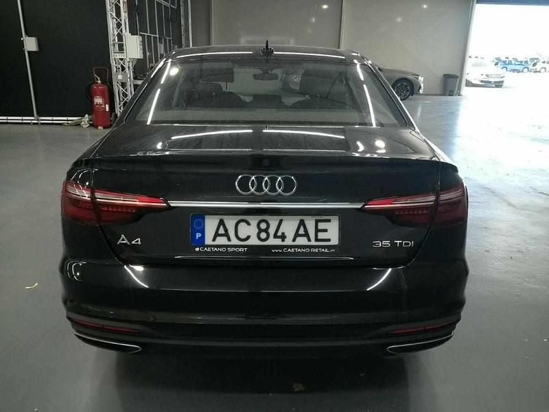 Usado Audi A4 163 HP (119 kW) 2020 Preto Sedan